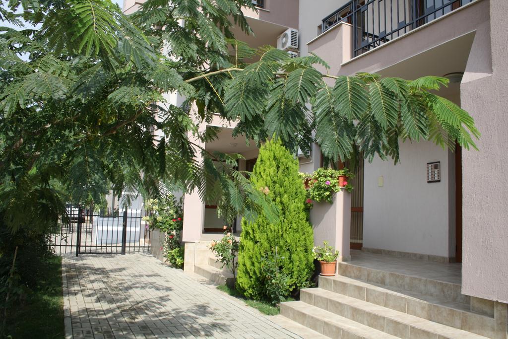 Alex Deluxe Apartments Солнечный берег Экстерьер фото